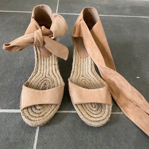 Splendid ankle tie tan suede wedges 8.5